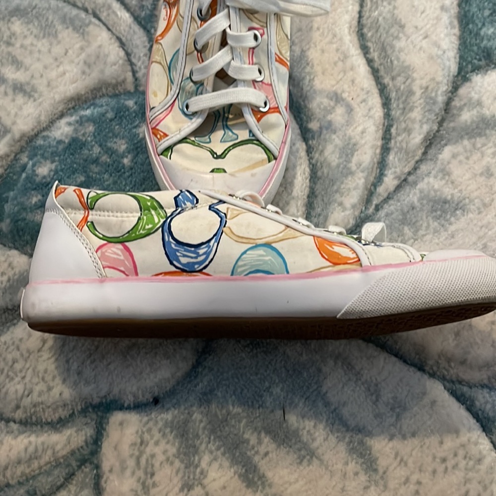 Sneakers - Picture 2 of 5